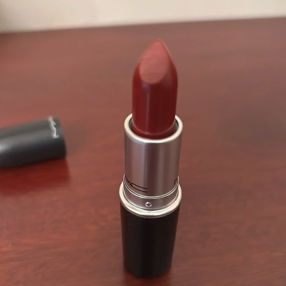 MAC Dubonnet 108 Amplified Creme Lipstick Mid-tone wine